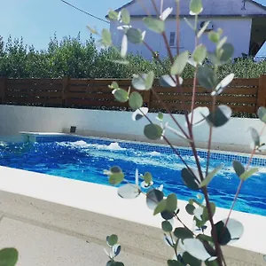 https://stone-house-trogir-center-old-town.hotels-in-trogir.com